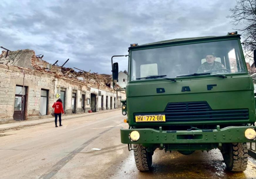 U opštini Dvor 35 porodica smješteno u kamp-kućice i kontejnere